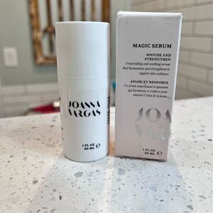 Joanna Vargas Magic Serum using plant power to calm redness & sooth skin- NIB
